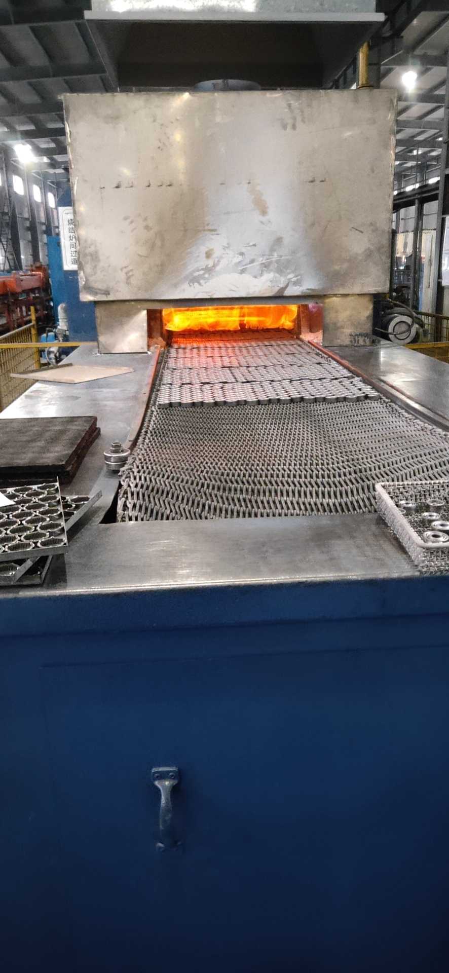 不銹鋼耐高溫網(wǎng)帶的清洗和安裝