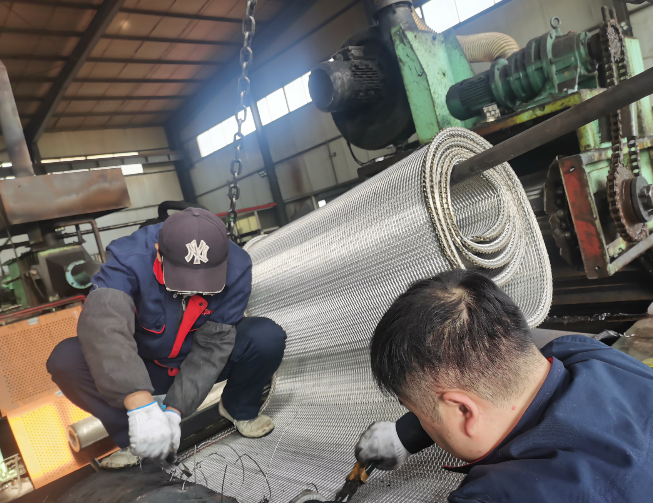 熱處理淬火爐如何更換新網(wǎng)帶?